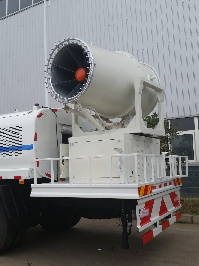 吸粪车：清洁城市“暗黑角落”的英雄